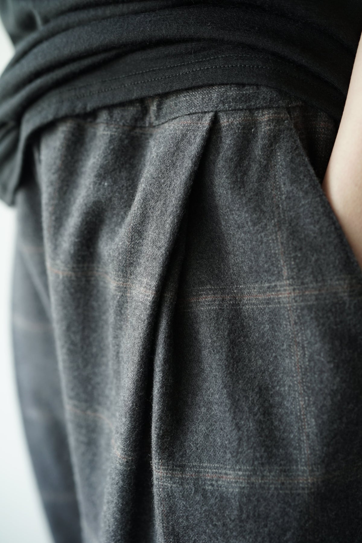 【CAPERTICA】CAP707PT08 Dark Melange Flannel Check / Peg Top Easy Pants (CHARCOAL)