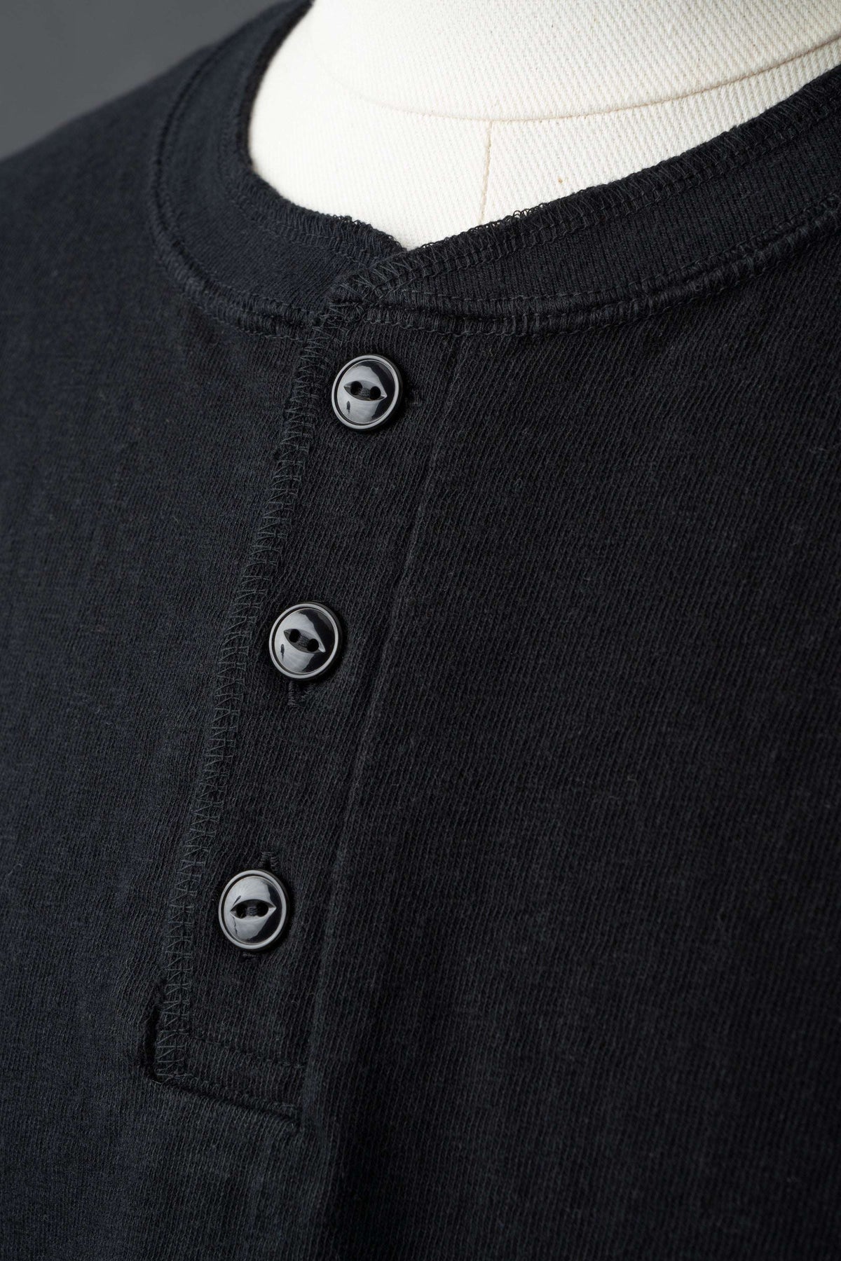 MTE014 (61) LONG SLEEVE HENRY NECK T-SHIRT