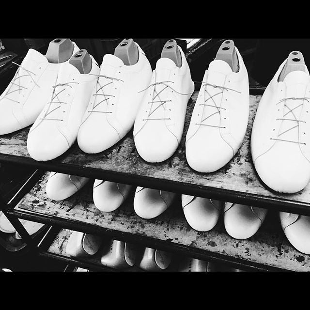 "STANLEY" LACE UP LEATHER SNEAKER (WHITE, BLACK)