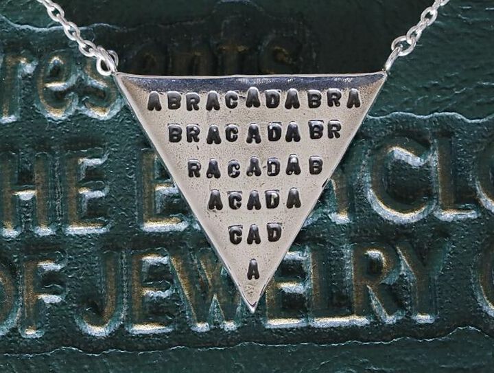 17AJK-152 Abracadabra Necklace