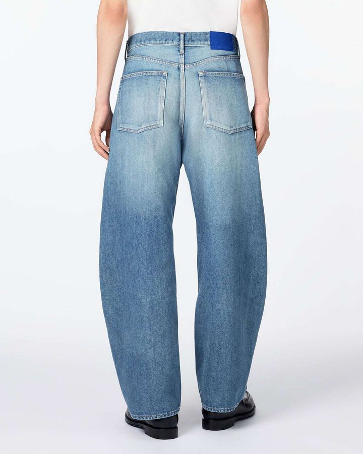 JMJA0902 (M01) 9oz Light Curve Jeans Medium Indigo,, medium image number 2