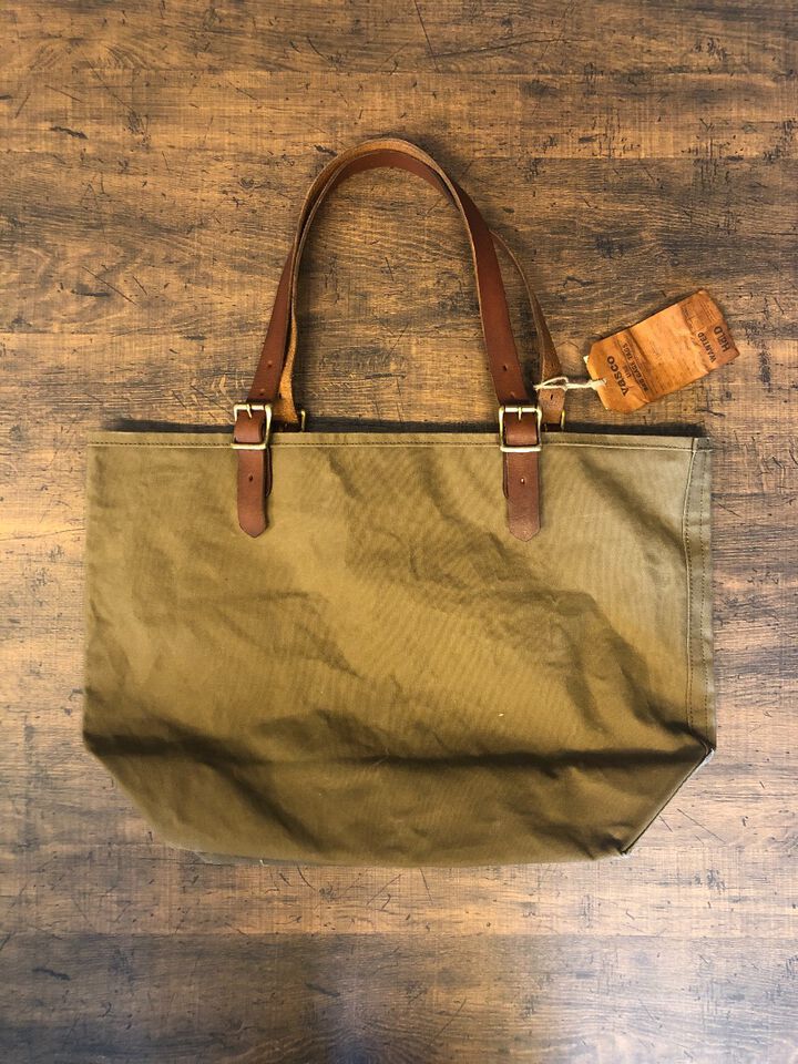 Leather travel tote 2025