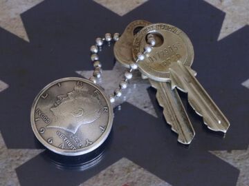 15AO-825 Kennedy Coin Key Holder,, small image number 3