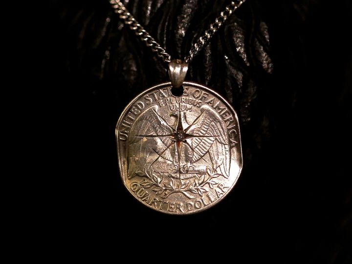 13AA-103 Quarter Dollar Necklace -diamond-,, medium
