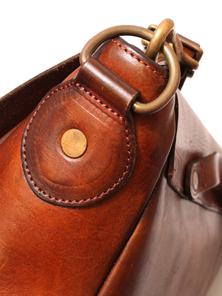 VS-248L LEATHER POSTMAN SHOULDER BAG,CAMEL, medium image number 4