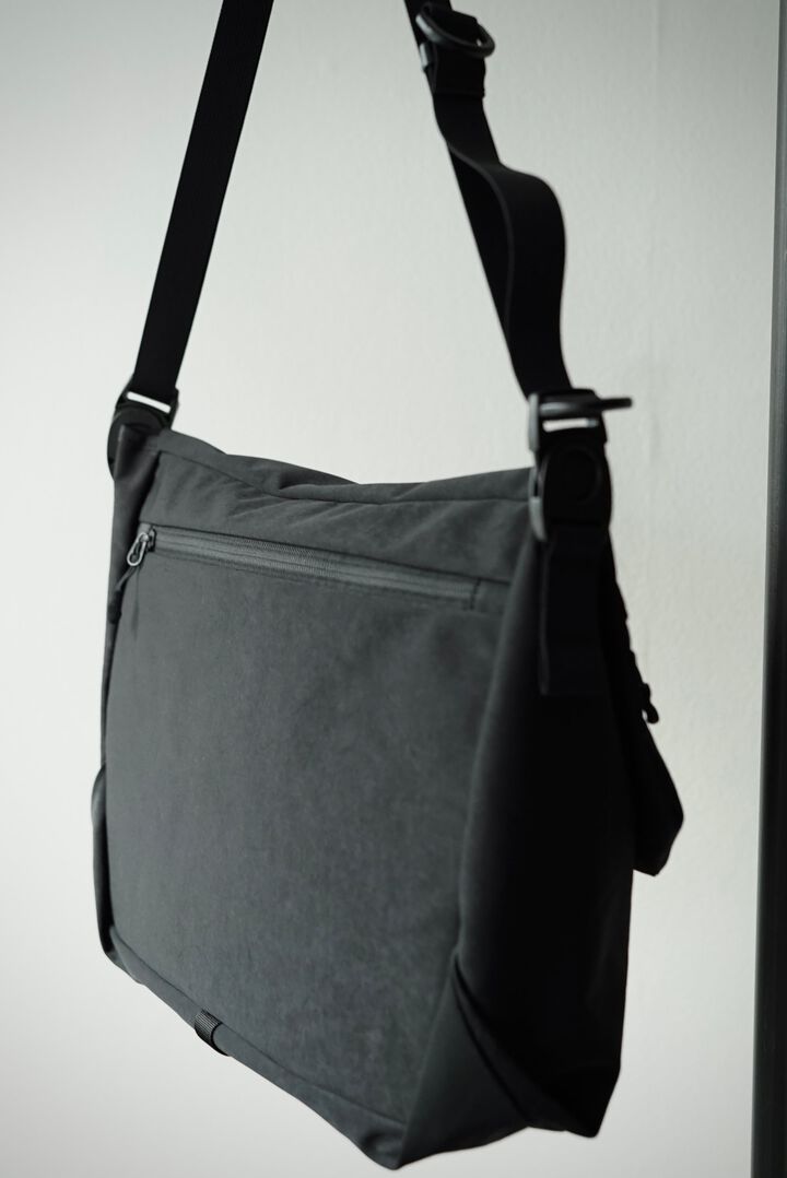 241AC07 High Density Milicloth / Messenger Bag <M> (BLACK),, medium image number 1