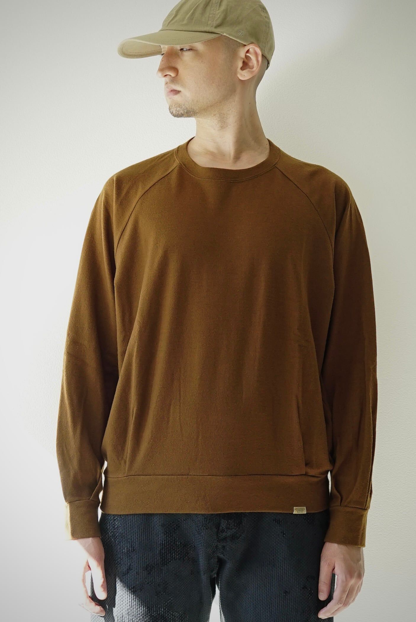 DENIMIO | 221CS17 Super140s Washable Wool / Tuck Sweat（CAMEL）