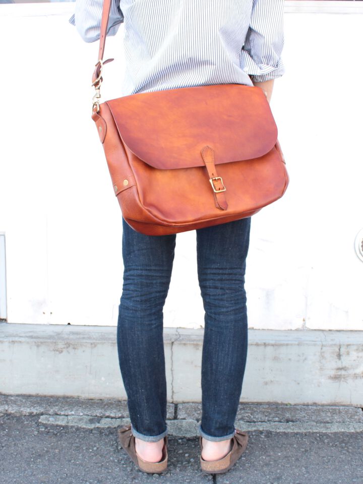 VS-248L LEATHER POSTMAN SHOULDER BAG TYPE-1 (MASTARD CAMEL),, medium image number 2
