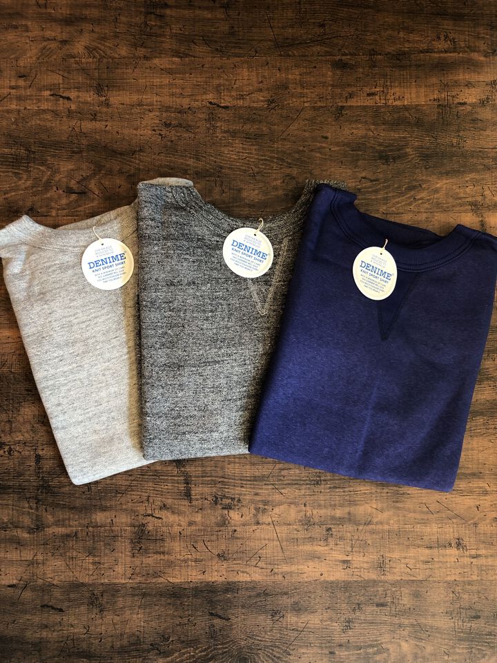 Lot 260 Front V Crew Neck Sweatshirts,, medium