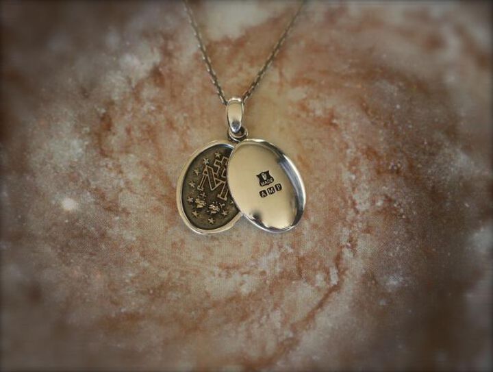 17AAS-101 Small Mary Necklace,, medium image number 2