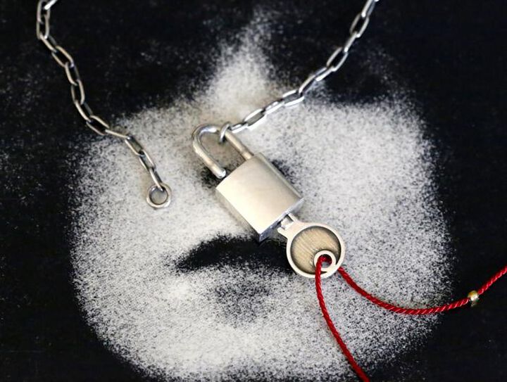 8AH-184 Padlock Necklace with Key,, medium image number 1