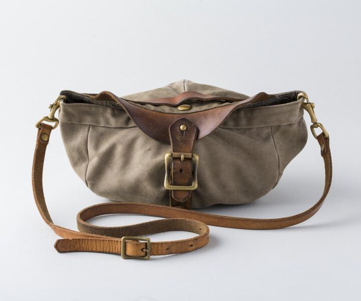 VSRE-243 CAS BAG (GRAY × BLACK)